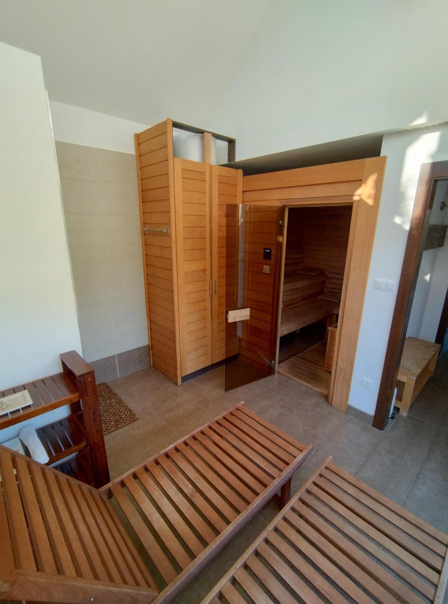 Orsegi Porta Apartment Magyarszombatfa Exterior foto