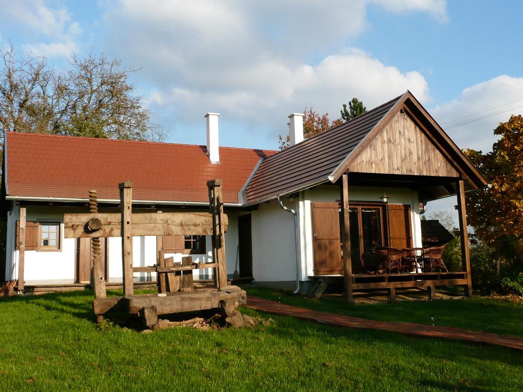 Orsegi Porta Apartment Magyarszombatfa Exterior foto