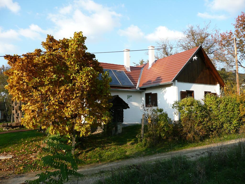 Orsegi Porta Apartment Magyarszombatfa Exterior foto